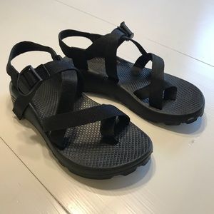 Women’s Black  Chaco z2 vibram sandals size 8